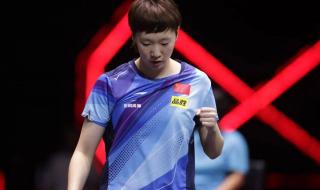 孙颖莎与小学生对打 孙颖莎与小学生对打